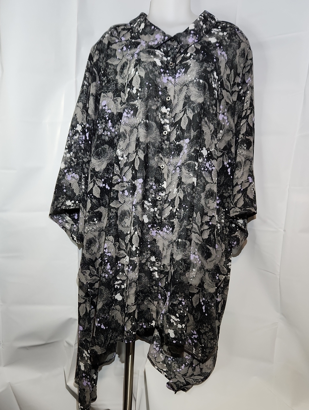 mblm Black and White Floral-Print Button Blouse with Lilac Speckles - 5X